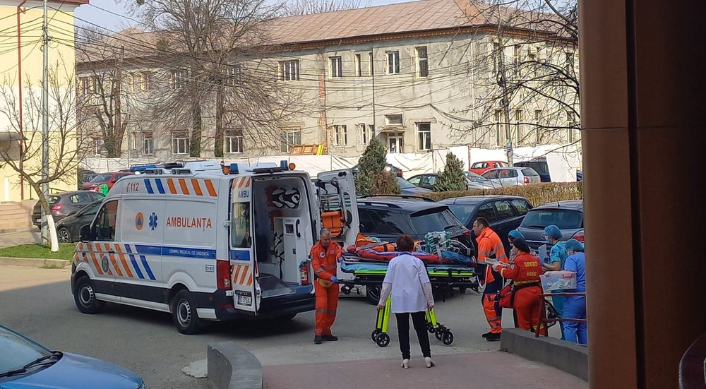 Bebelus de 5 luni salvat in ultimul moment la SJU Bacau dupa un accident urmat de incendiu