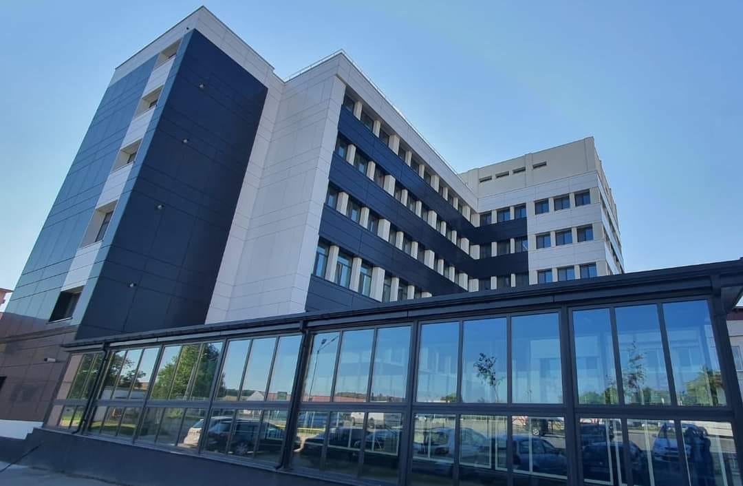 Buhusi Premiera medicala la Spitalul Prof Dr Eduard Apetrei prima interventie cu blocaj de plex brahial realizata ecografic