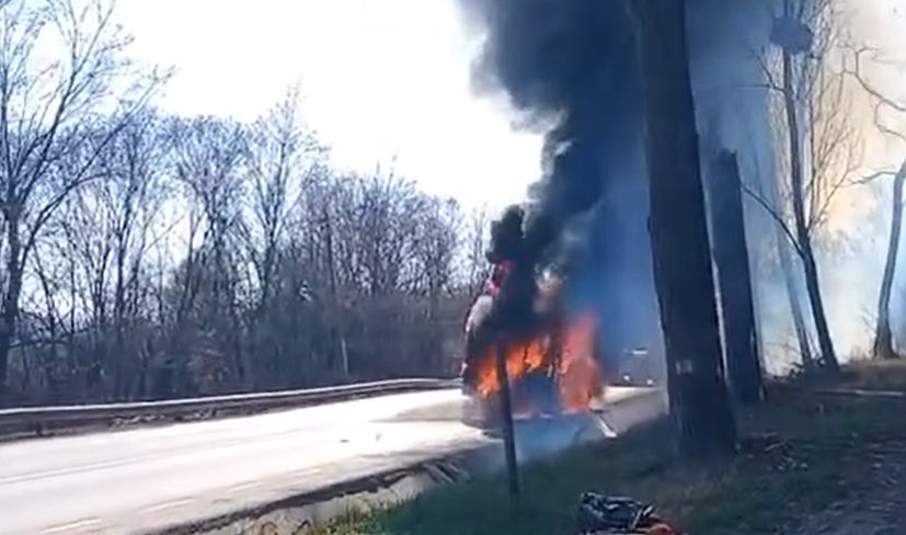 Detalii noi despre ambulanta care a luat foc Echipajul a indepartat tuburile cu oxigen pentru a preveni o tragedie