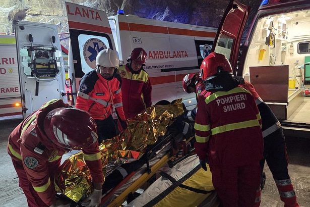 Exercitiu complex la Salina Targu Ocna simulare a unei interventii in caz de alunecare de teren