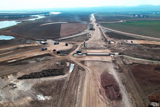 Sosea suspendata pe Autostrada A7 Nodul rutier Bacau Sud va fi realizat deasupra unei mlasini