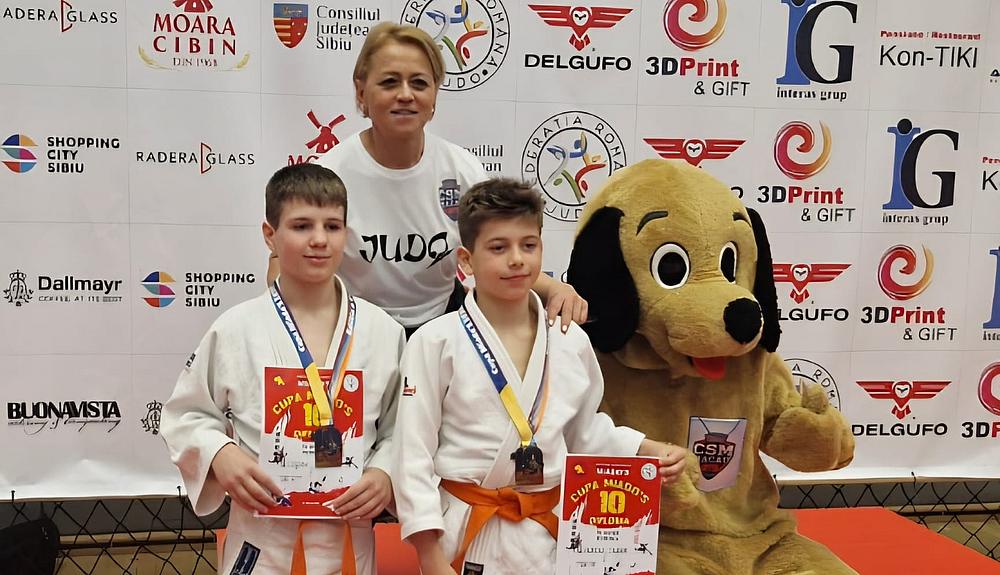 judo cupa miado csmeii bacauni tudor herciu si davide cojan pe podium la sibiu