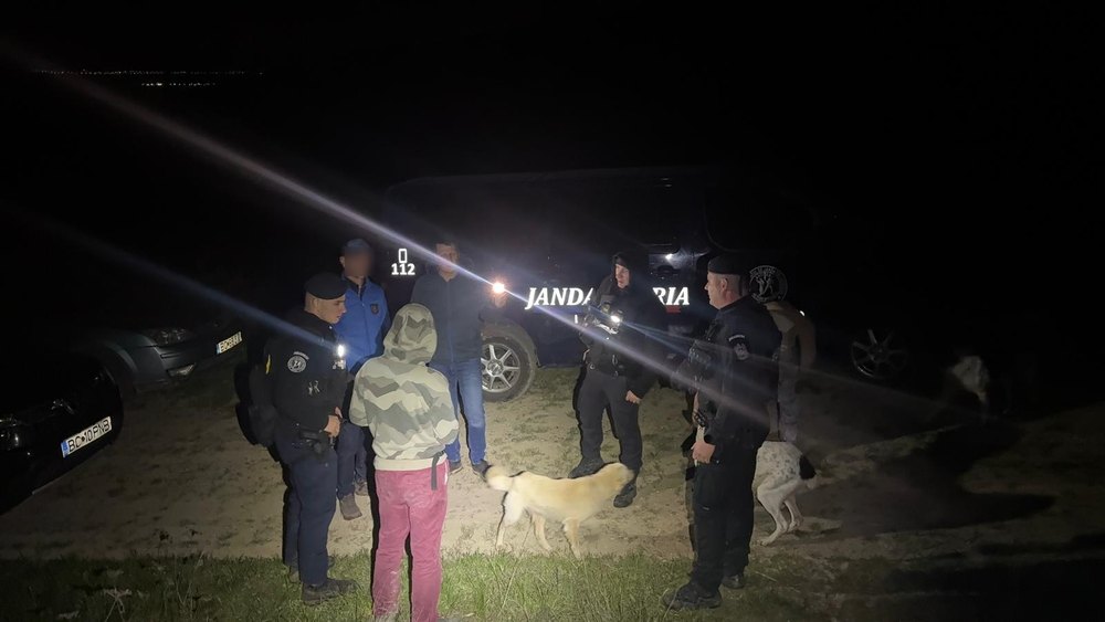 Barbat salvat de jandarmi dupa ce a dat peste un urs intr o padure din Faraoani