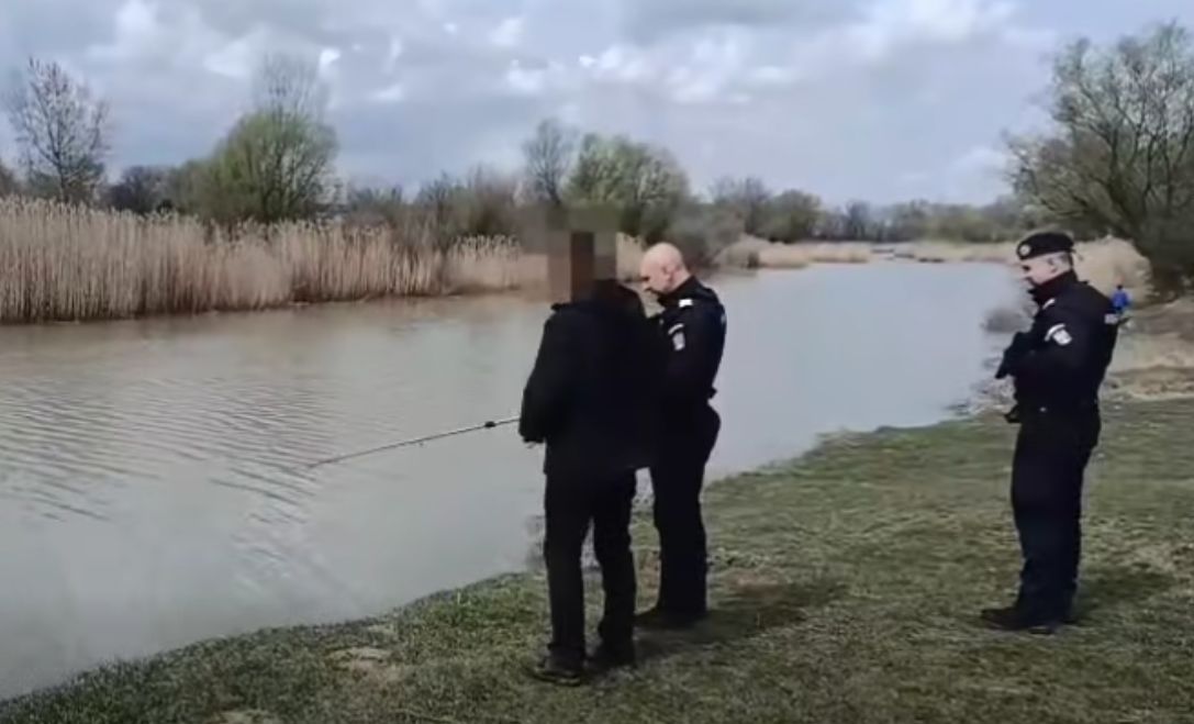 Barbat sanctionat pentru pescuit ilegal pe lacul Bacau II