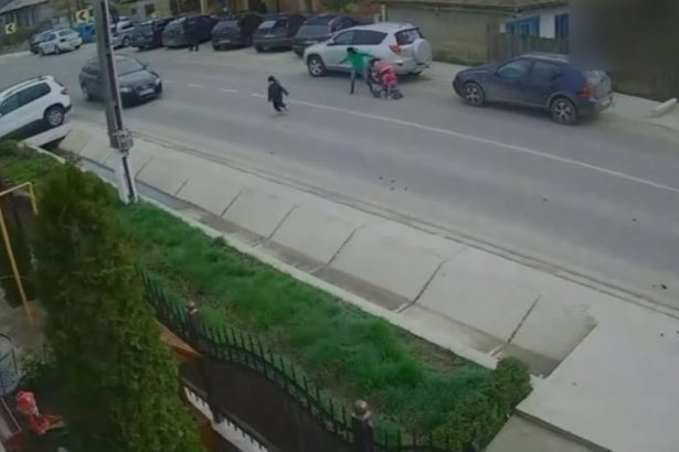 Copil de Patru Ani Revitalizat Dupa un Accident Rutier Datorita unui Politist In Activitate si a unui Student la Medicina