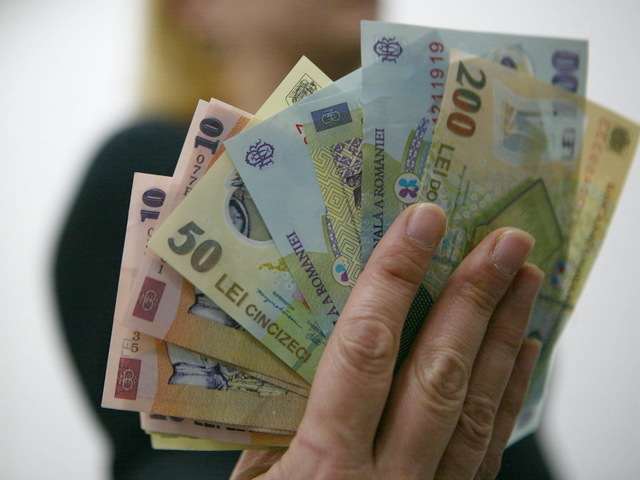 Economistul Radu Georgescu Criza este generata 100 in Romania