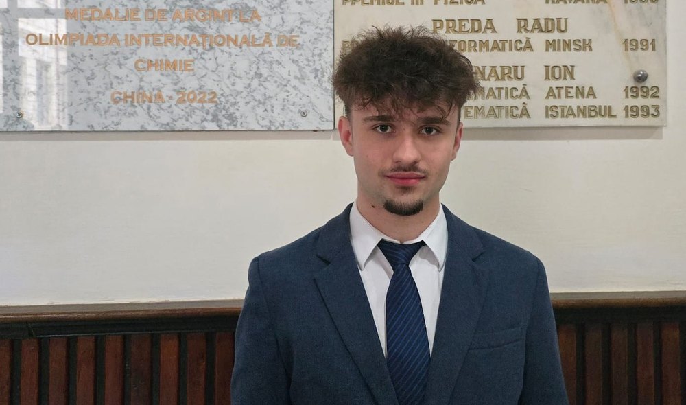 Elev al Colegiului National Ferdinand I din Bacau calificat la patru olimpiade nationale