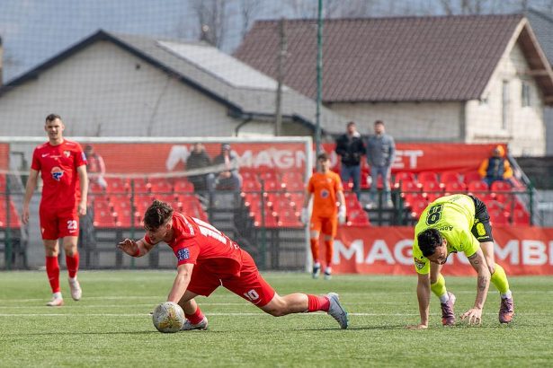 Fotbal Liga 2 FC Bacau infranta la Risita