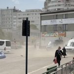 Garda de Mediu descopera ca vantul scoate praful de pe strazi si exprima regrete in legatura cu fenomenul