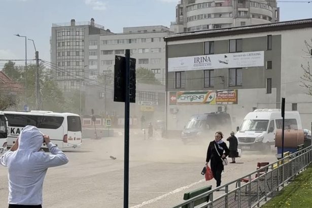 Garda de Mediu descopera ca vantul scoate praful de pe strazi si exprima regrete in legatura cu fenomenul