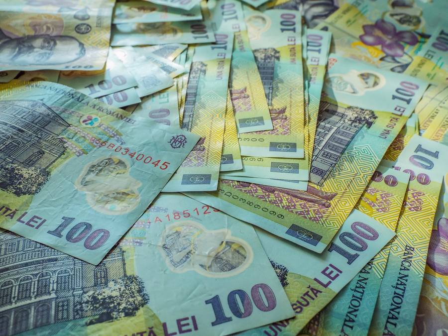 Judetul Bacau Banii se deplaseaza dar intr o alta directie Impactul scaderii consumului