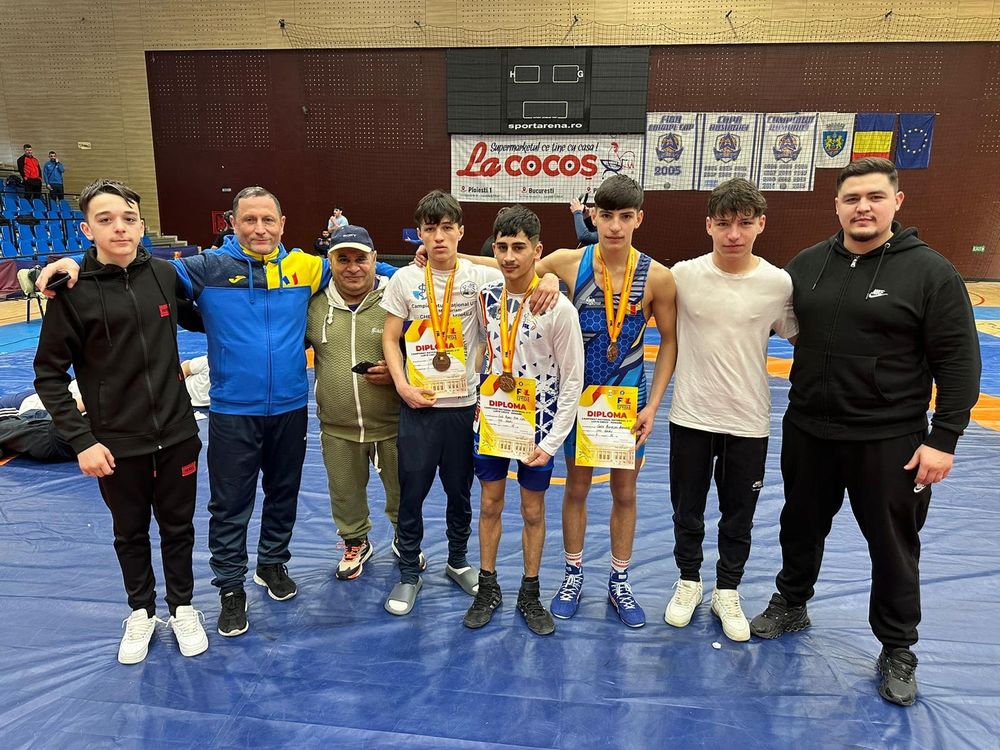 Lupte greco romane liber feminine Colier de medalii la Campionatul National U17