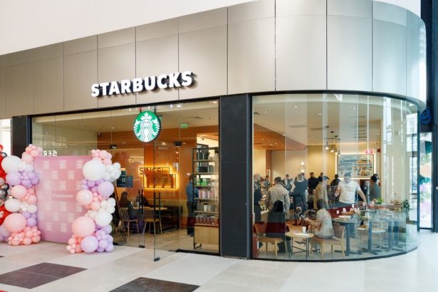 Starbucks inaugureaza prima cafenea in Bacau