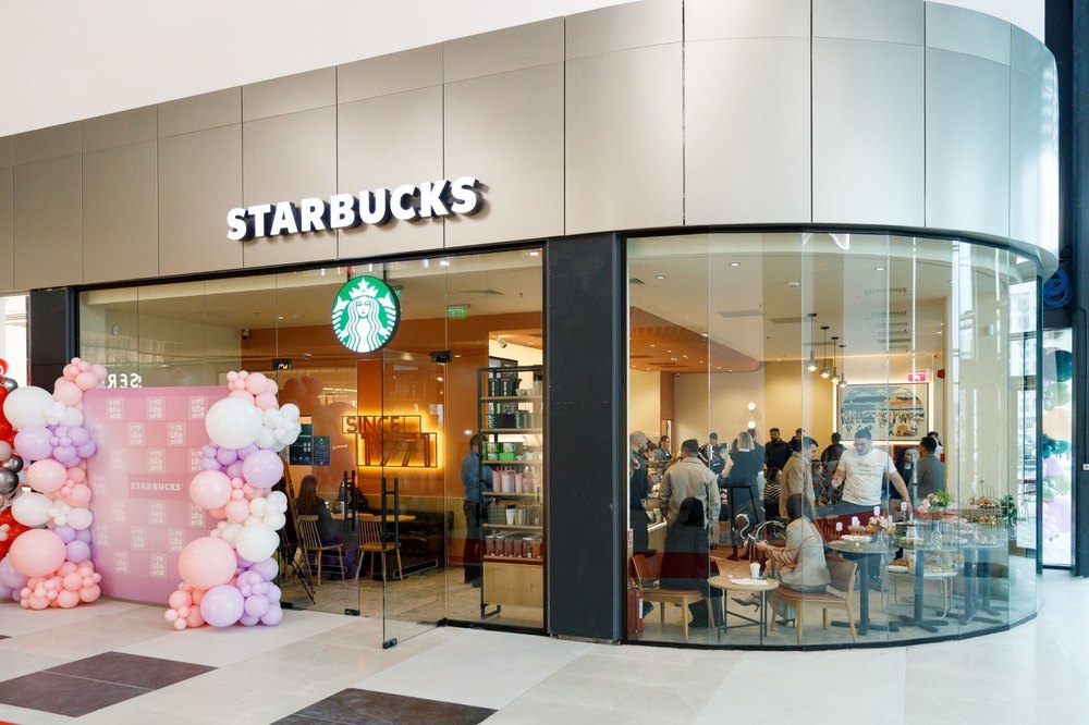 Starbucks inaugureaza prima cafenea in Bacau