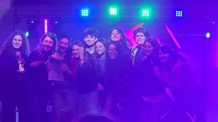Trupa ACT din Bacau a obtinut marele premiu la Festivalul de Teatru pentru adolescenti Amfiteatru