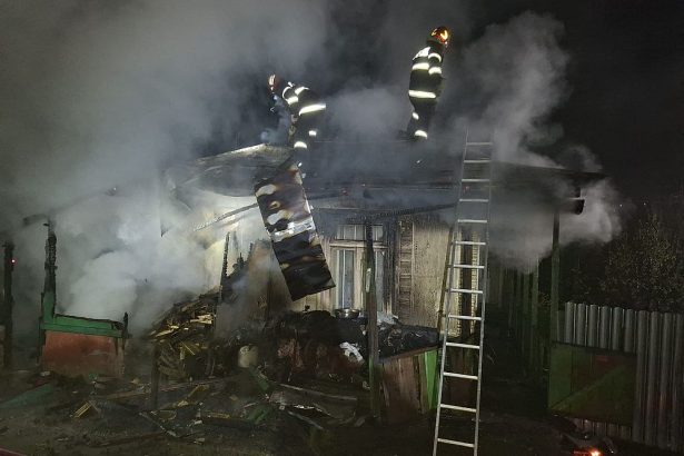 incendiu fatal dintr o locuinta din cabesti un barbat de 84 de ani a fost descoperit carbonizat