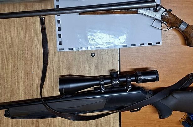 suspect de braconaj prins de jandarmi in timpul unei patrule intre dofteana si darmanesti