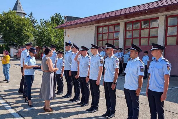 45 de cadre militare de la ISU Bacau au fost promovate in grad