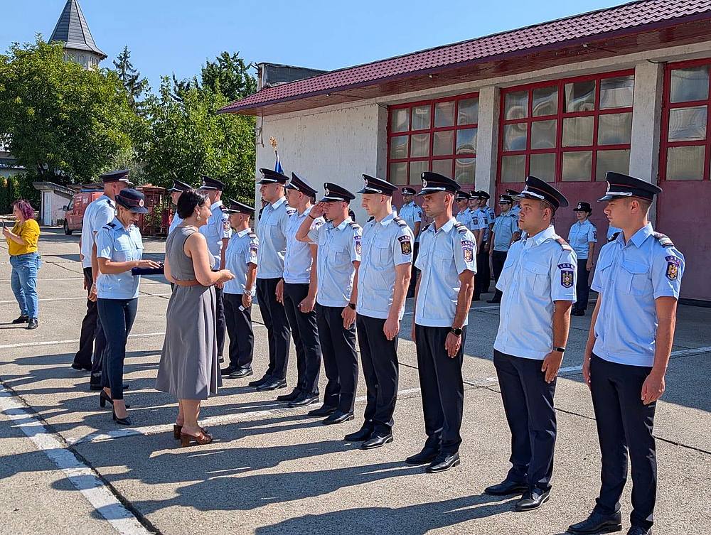 45 de cadre militare de la ISU Bacau au fost promovate in grad