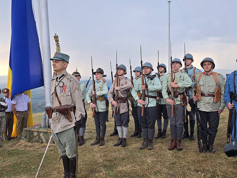 Eroii de la Cosna omagiazti prin ceremonii militare si religioase