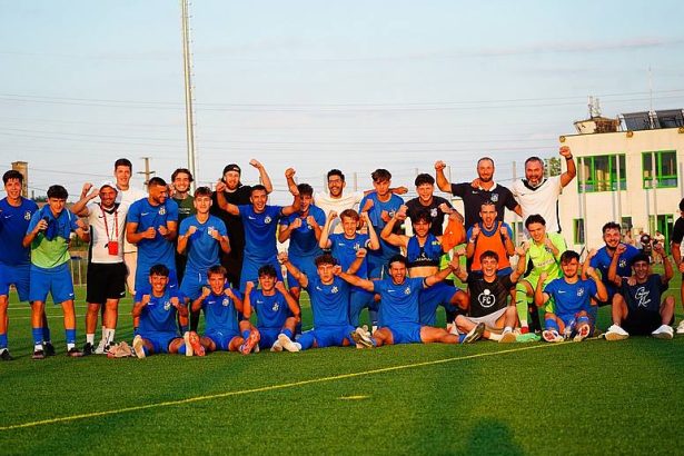 Fotbal Liga 3 Clubul Sportiv Aerostar sarbatoreste 70 de ani