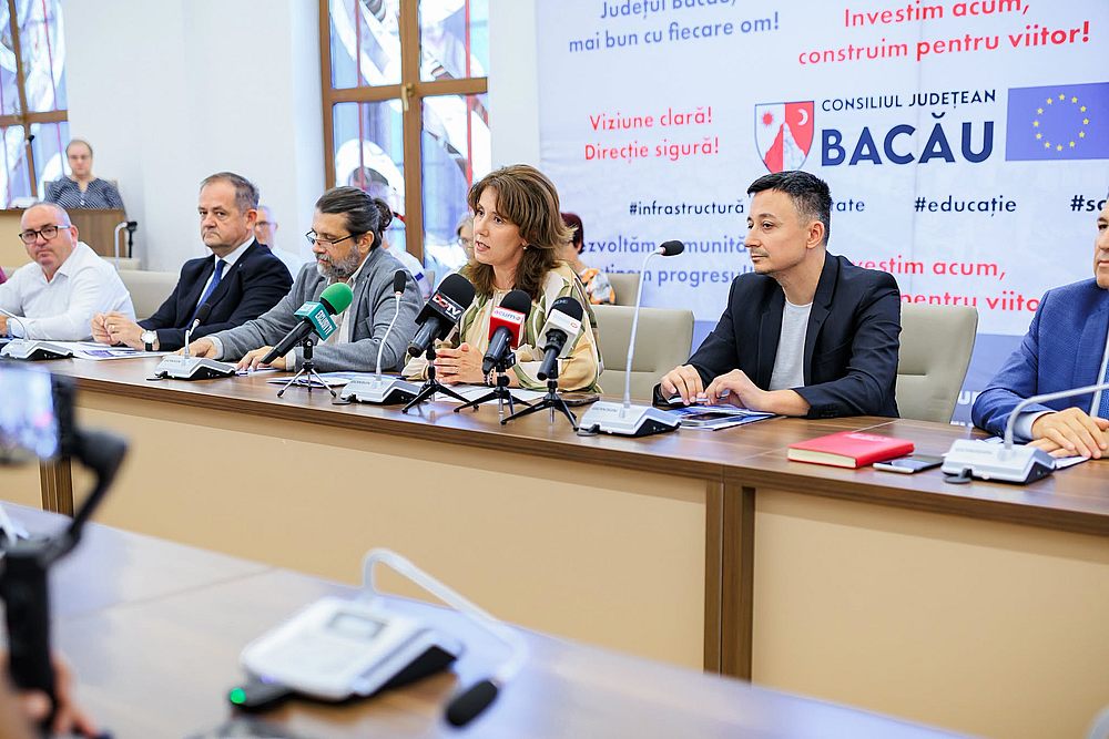 Judetul Bacau finalizeaza un proiect finantat prin PNRR pentru transformarea bibliotecilor in centre de abilitati digitale