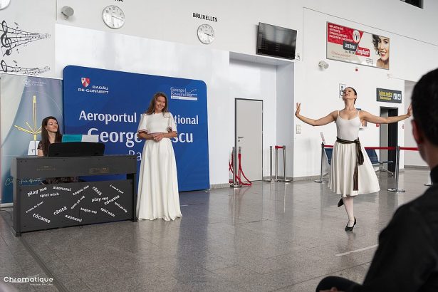 Muzica romanesc ii intampina pe calatori la Aeroportul Bacau in omagiu aniversarii de 145 de ani de la nasterea lui George Enescu