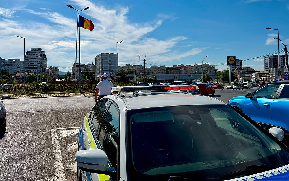 Polistii regleaza traficul in Bacau pe perioada restrictionilor de pe Autostrada A7