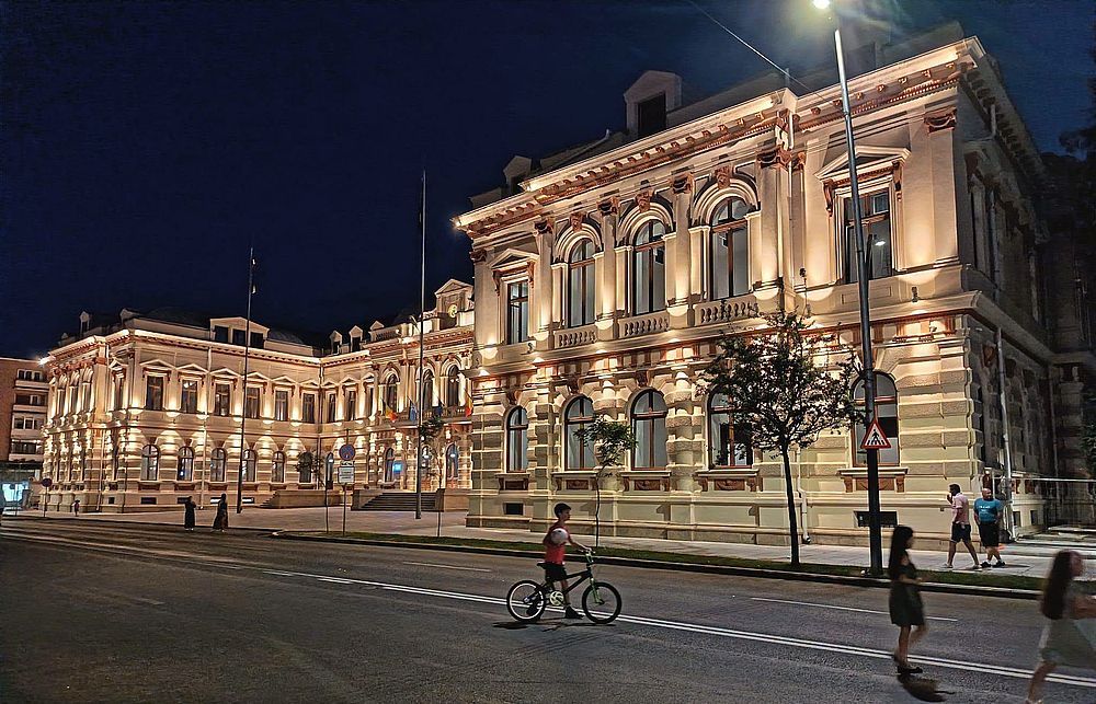 Prefectura Bacau opreste lumina
