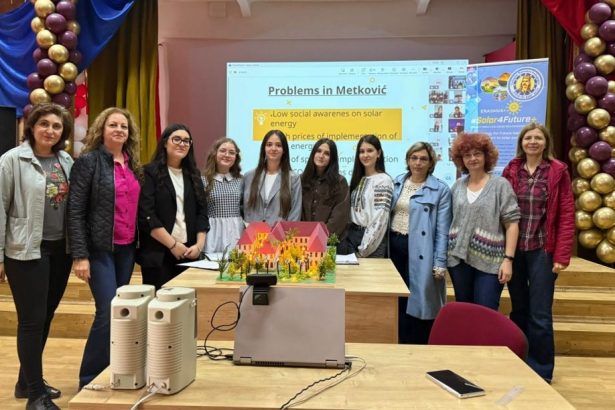 Proiectul Erasmus Solar4Future Elevii si profesorii Colegiului National Pedagogic Stefan cel Mare din Bacau sustin energia verde