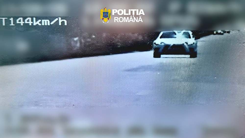 Sofer oprit cu 144 km h in localitatea Cleja Permis suspendat pentru 120 de zile
