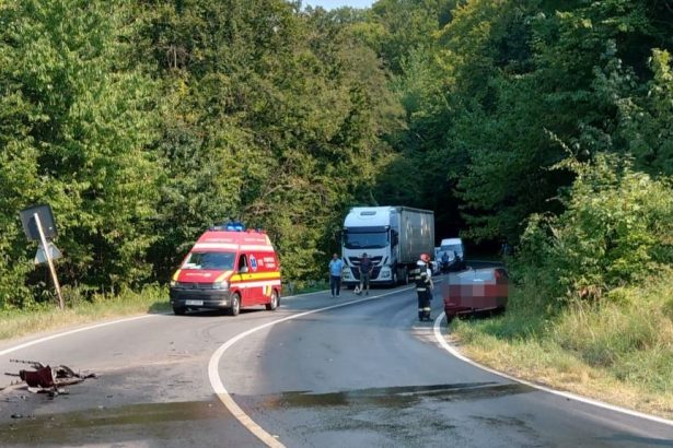 Trafic oprit pe DN 11 in comuna Magura din causa accidentului intre un autotren si un autoturism