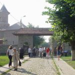 de adormirea maicii domnului biserica precista din bacau isi sarbatoreste hramul istoria celui mai vechi lacas de cult din oras