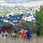 120+ participanți la „Crosul Capelelor”, explorând împrejurimile Bacăului
