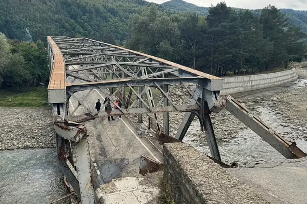 Benea cere măsuri urgente pe DN12A după prăbușirea podului