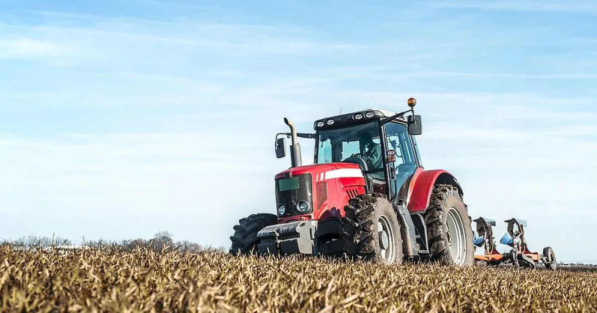 Fermierii pot primi până la 200.000 de euro pentru consolidarea exploatațiilor agricole
