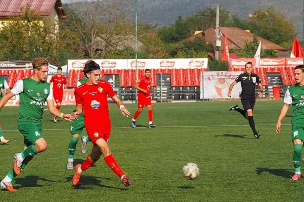Fotbal/ Liga 3: Gabi Păun, din nou „dublă”, și o nouă victorie pentru FC Bacău 2