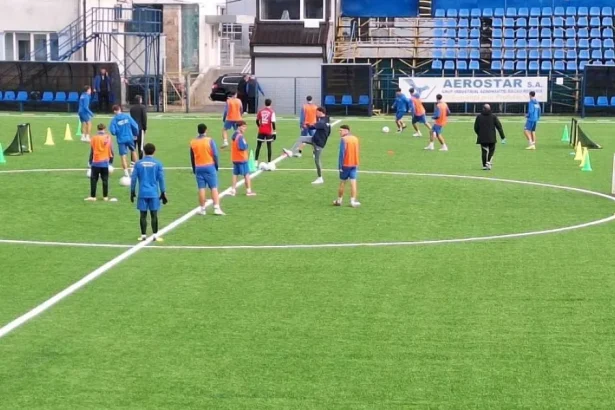 Fotbal: VfL Bochum susține fotbalul din Bacău
