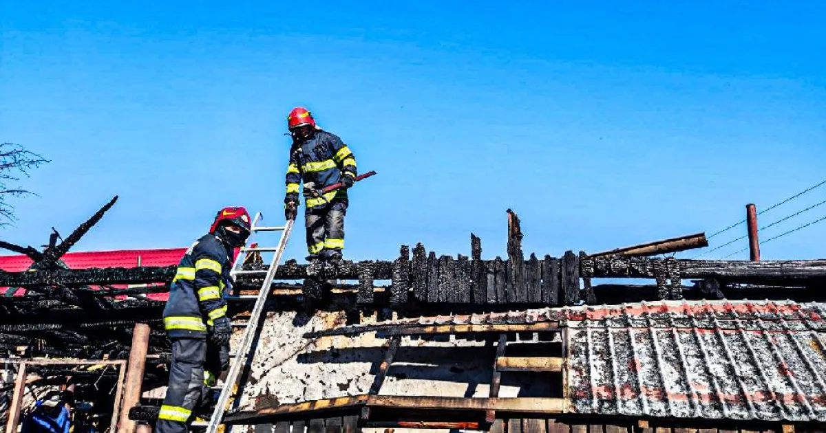 Incendiu mortal într-o locuință din Hertioana de Jos: un bărbat a fost găsit carbonizat