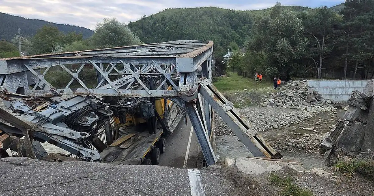 Pod provizoriu peste Trotuș, la Ciobănuș, pentru reluarea circulației spre Miercurea Ciuc