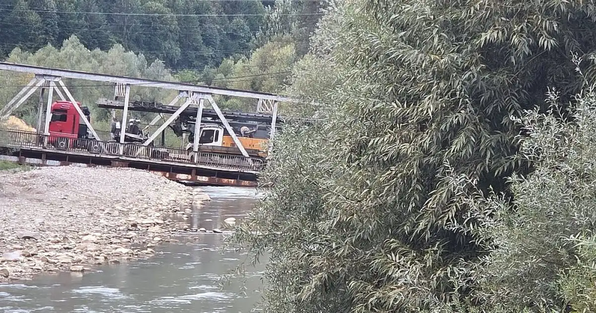 Podul de la Ciobănuș, distrus de un camion cu macara. De ce este important