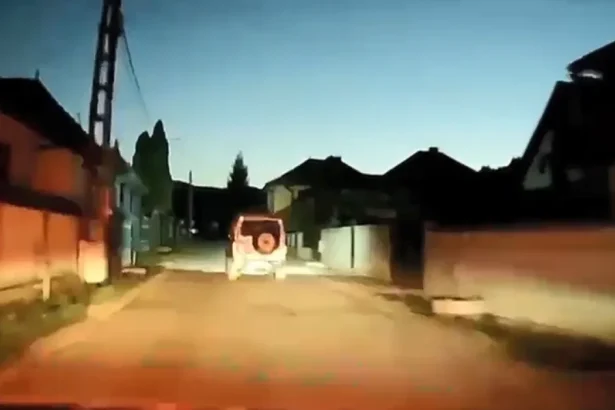 Polițiștii l-au reținut după o urmărire în trafic pentru multiple abateri rutiere