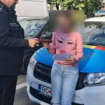 Portofel cu bani și pastile, recuperat de polițiști și restituit unei fete de 16 ani