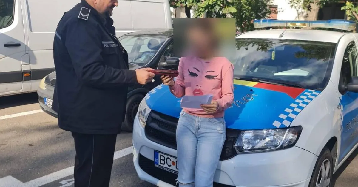 Portofel cu bani și pastile, recuperat de polițiști și restituit unei fete de 16 ani