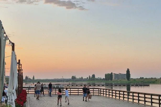 Primăria Bacău vrea să închirieze 30 ha din Lacul de Agrement pentru activități nautice