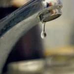 Restricții de apă în Bacău după o avarie majoră la conducta din Dărmănești.