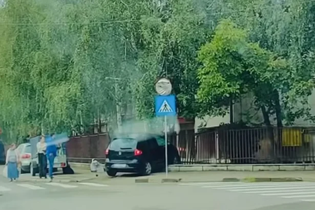 Stâlpi metalici pentru protejarea pietonilor. Zona vizată: Școala „Mihail Sadoveanu”