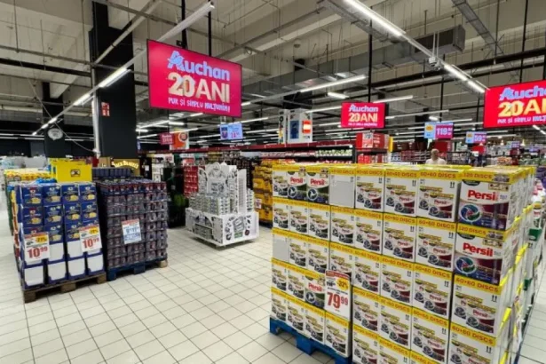 20 de ani de Auchan în România: mii de oferte, beneficii și solidaritate
