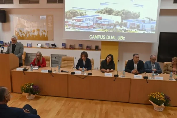 3.389 de studenți în anul I la Universitatea „Vasile Alecsandri” din Bacău