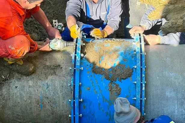 Avaria de la conducta Valea Uzului – Bacău a fost remediată. Urmează umplerea conductei